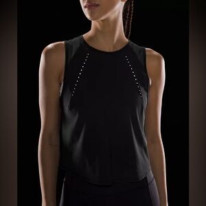 Lululemon stretchy black tank top fitted sma